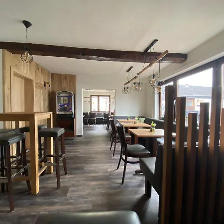 Landgasthof-bikerhotel Arnold 2*