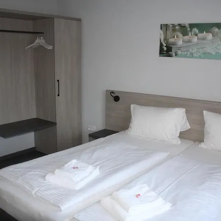 Hotel Landgasthof-bikerhotel Arnold 3*