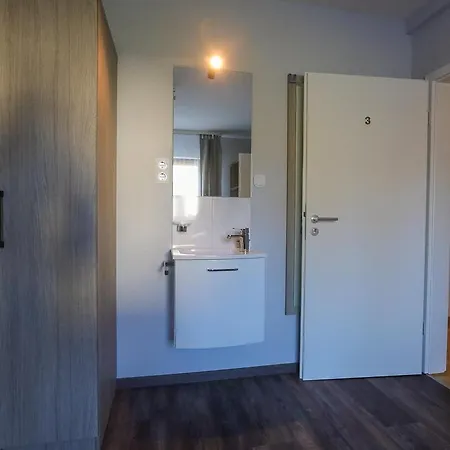 Landgasthof-bikerhotel Arnold فندق