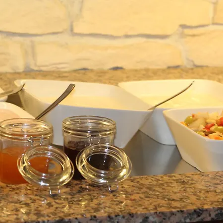 Landgasthof-bikerhotel Arnold Hotel 3*