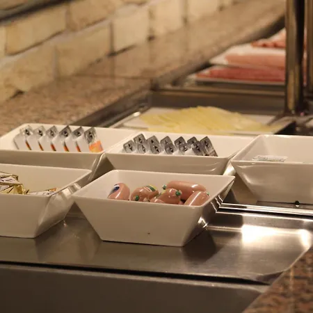 Landgasthof-bikerhotel Arnold Otel 2*