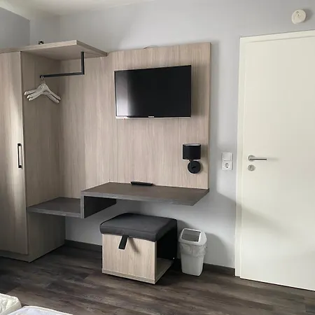 Otel Landgasthof-bikerhotel Arnold Battenberg (Eder)