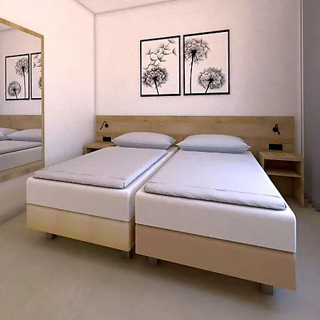 Landgasthof-bikerhotel Arnold Отель 3*