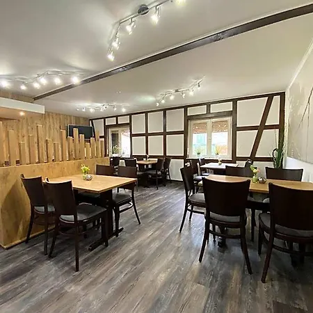 Landgasthof-bikerhotel Arnold 3*