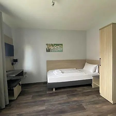 Landgasthof-bikerhotel Arnold Battenberg (Eder)