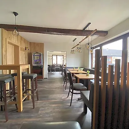 Landgasthof-bikerhotel Arnold Hotel 3*