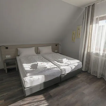 Landgasthof-bikerhotel Arnold Hotel