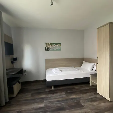 Landgasthof-bikerhotel Arnold