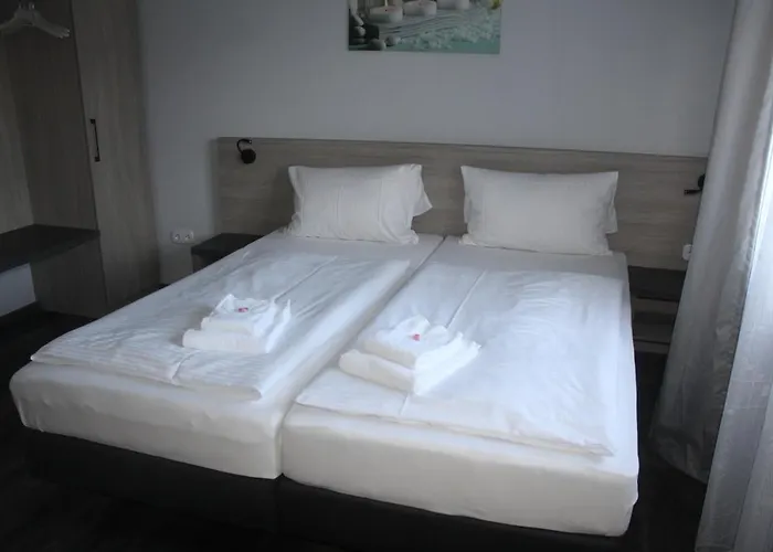 Landgasthof-bikerhotel Arnold Battenberg