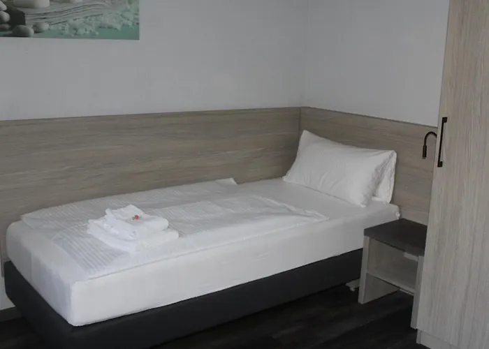 Szálloda Landgasthof-bikerhotel Arnold Battenberg