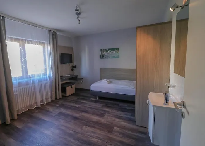 Landgasthof-bikerhotel Arnold 3*