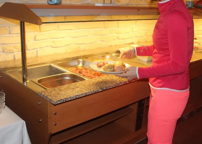 Landgasthof-bikerhotel Arnold Szálloda